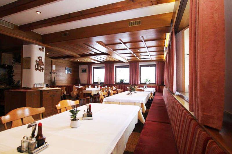 Speisesaal im Gasthaus Alpenrose